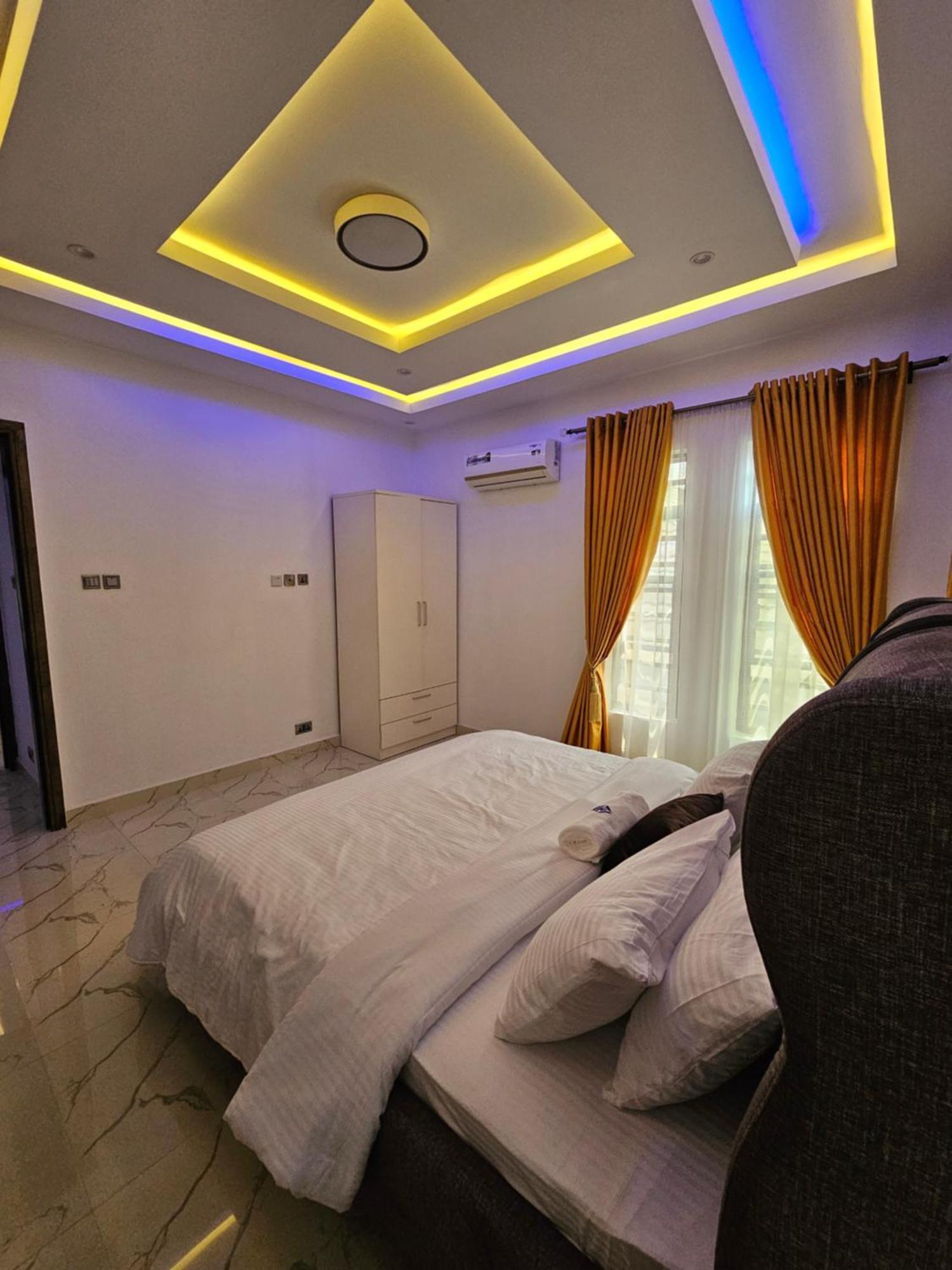 Sapphire Residences By Crystal Magodo Ikeja Exterior photo
