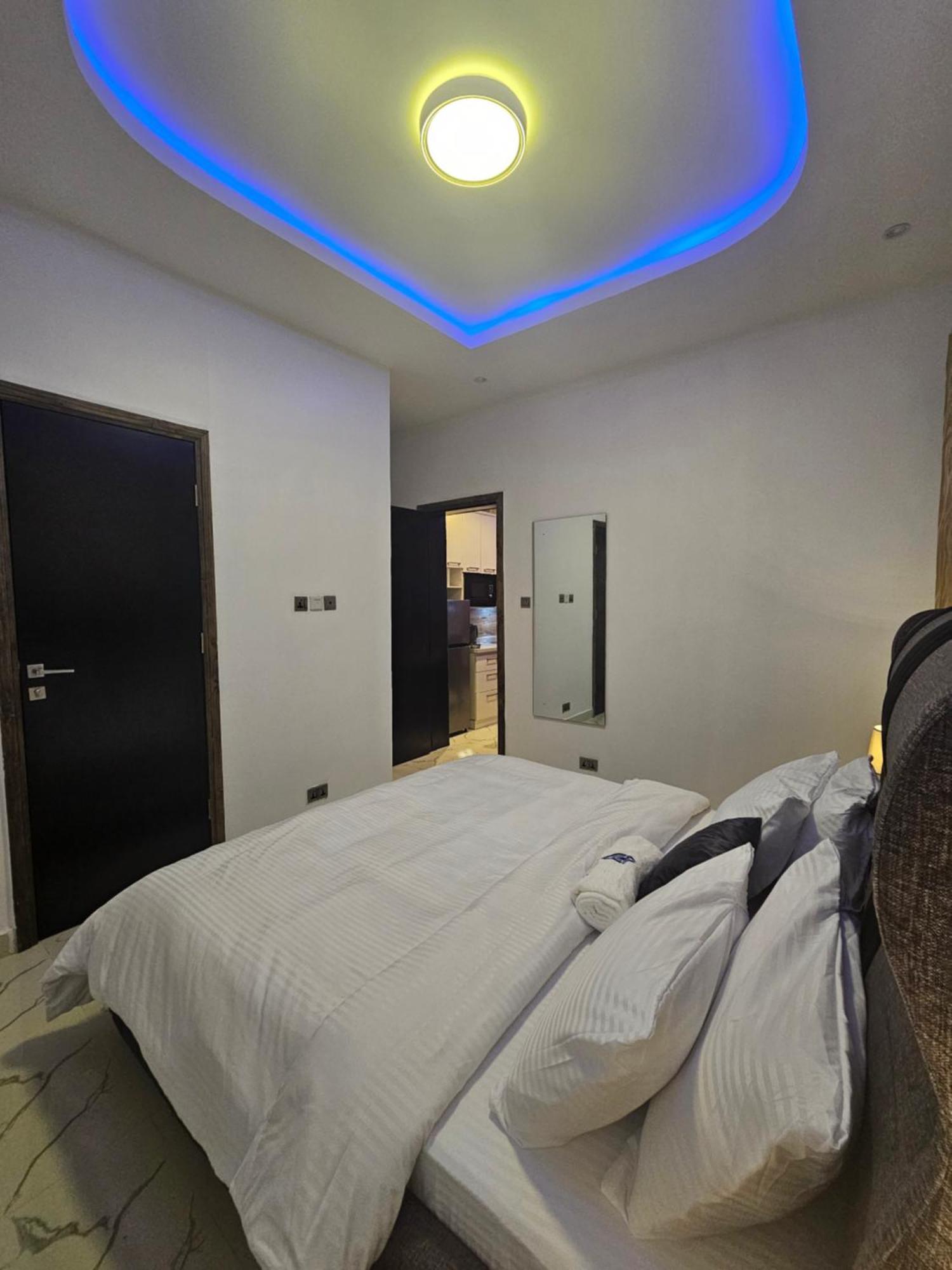 Sapphire Residences By Crystal Magodo Ikeja Exterior photo